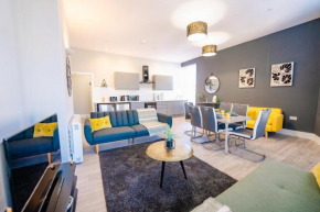 LUXURY SPACIOUS 2-BED & High Ceiling